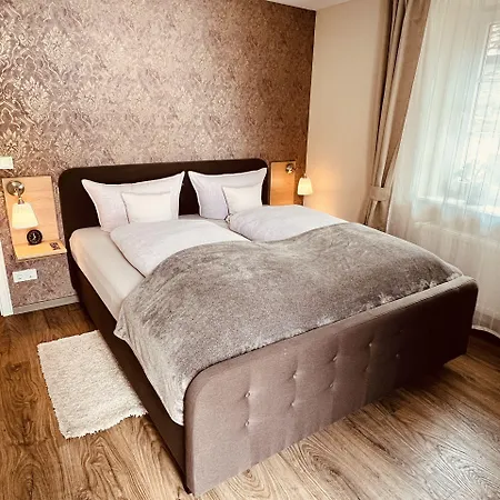 Alte Schmiede Zu Trarbach 特拉本特拉巴赫